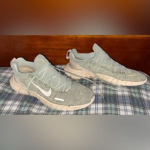 Men’s Nike shoes size 10.5